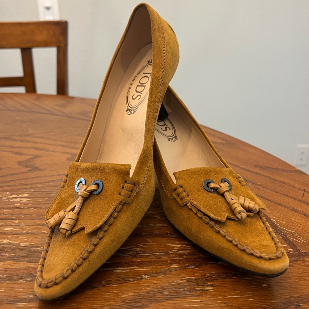 TOD’S Suede Pumps